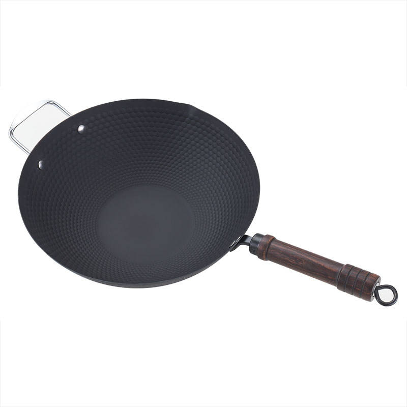 YUTAI 30-34 cm honeycomb pattern wok with wooden handle