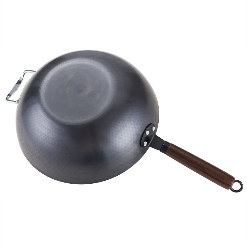 YUTAI 30-34cm scale pattern iron wok with wooden handle2